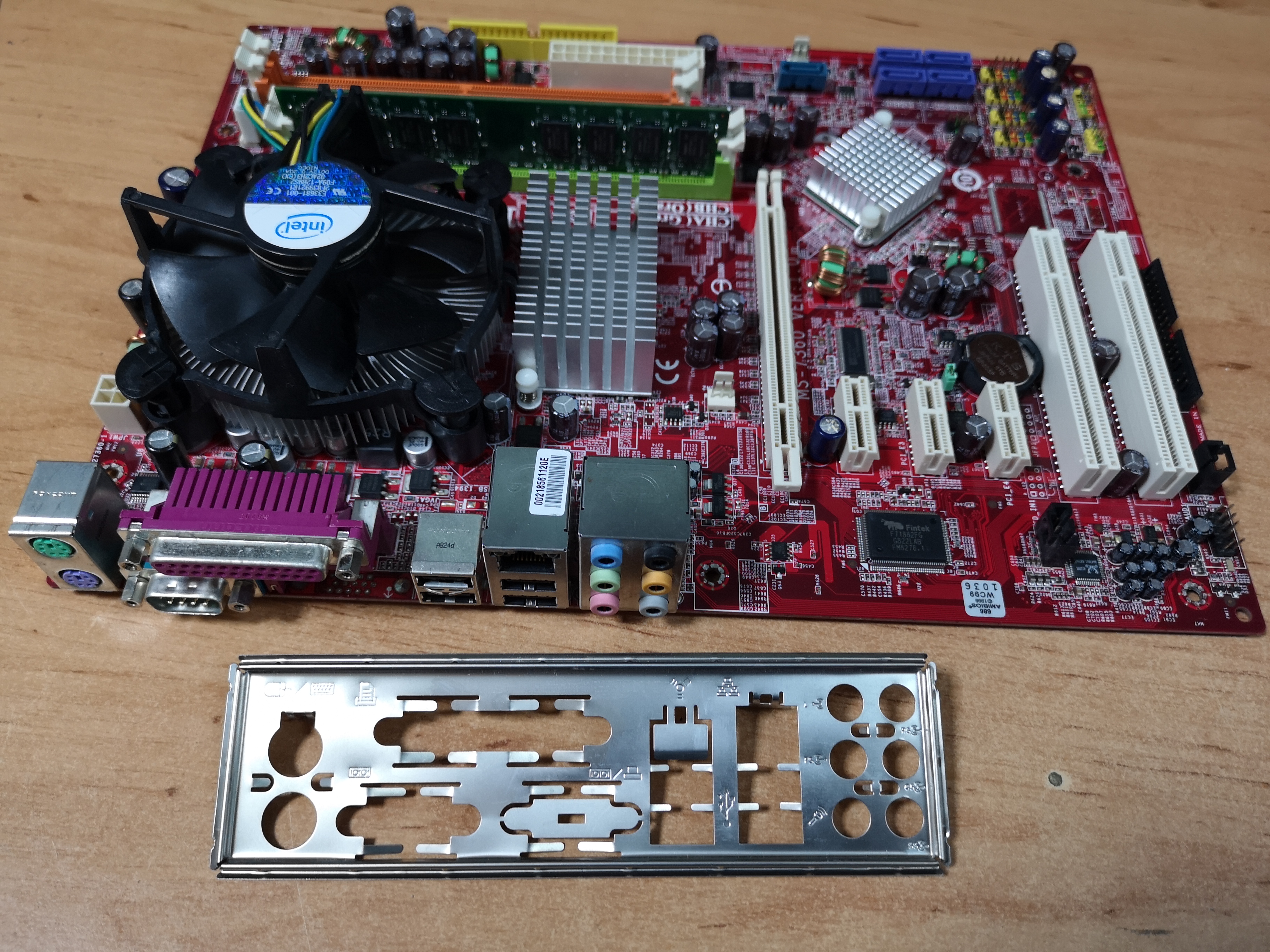 I/P: Doska MSI P35 + CPU E5400 soc. 775 + 2GB RAM DDR2 + Nvidia 9500GT