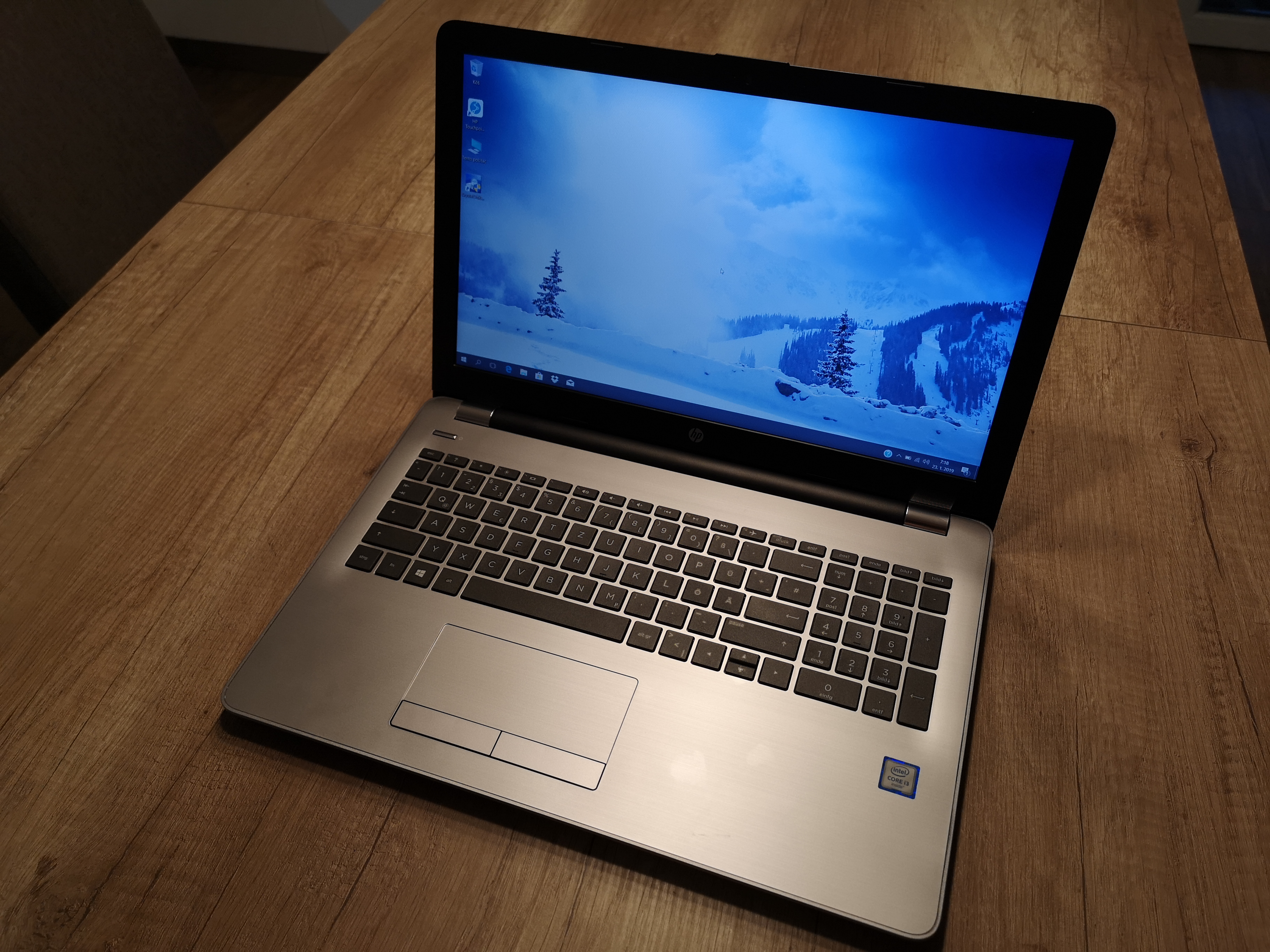 P: HP 250 G6 ,i3-6006U, 8GB DDR4, 256GB SSD, FULL HD